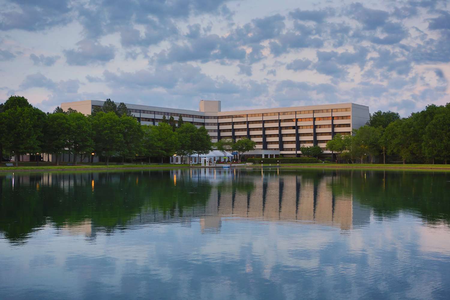 DoubleTree Suites by Hilton Raleigh - Durham 2