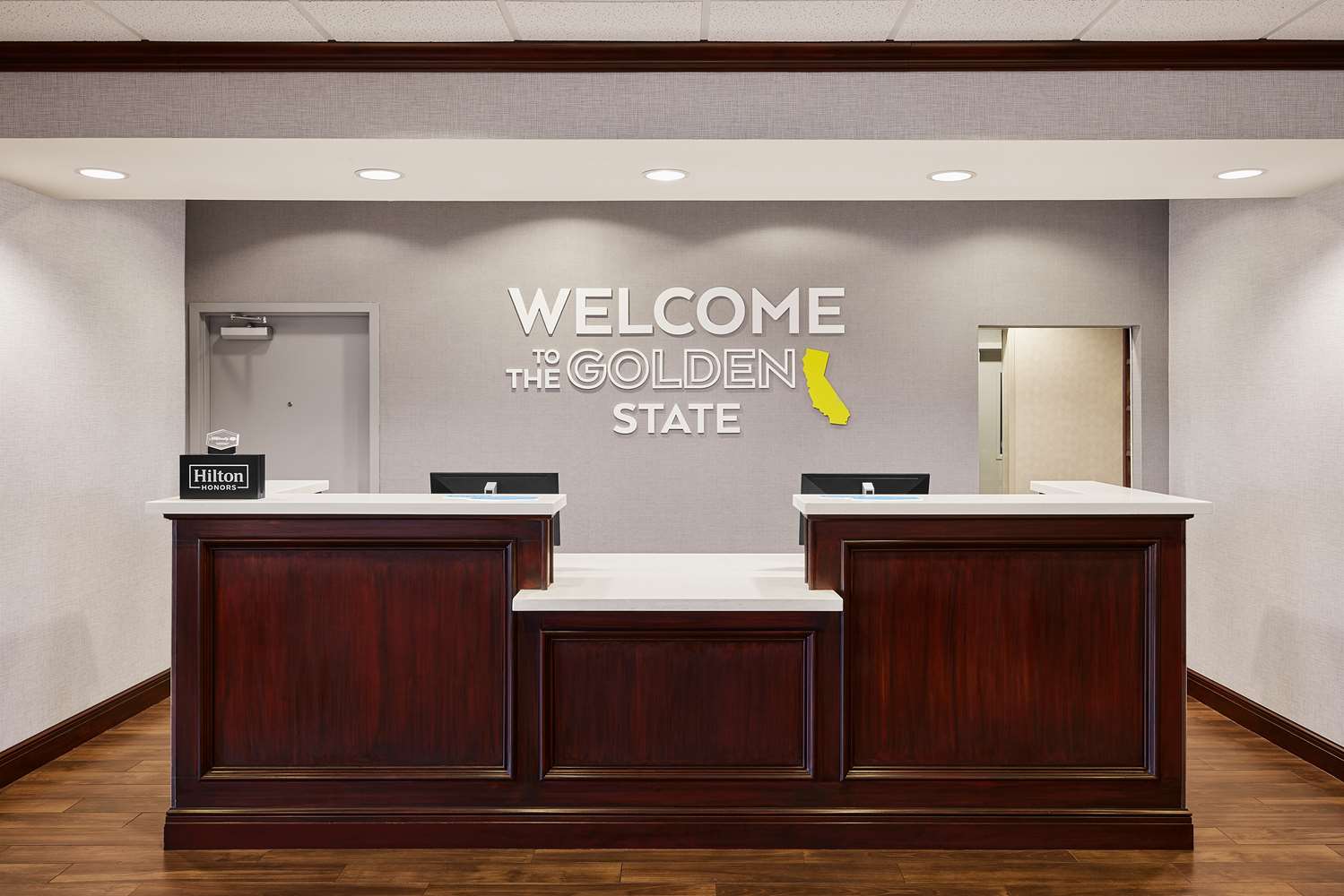 Hampton Inn & Suites Ridgecrest 2