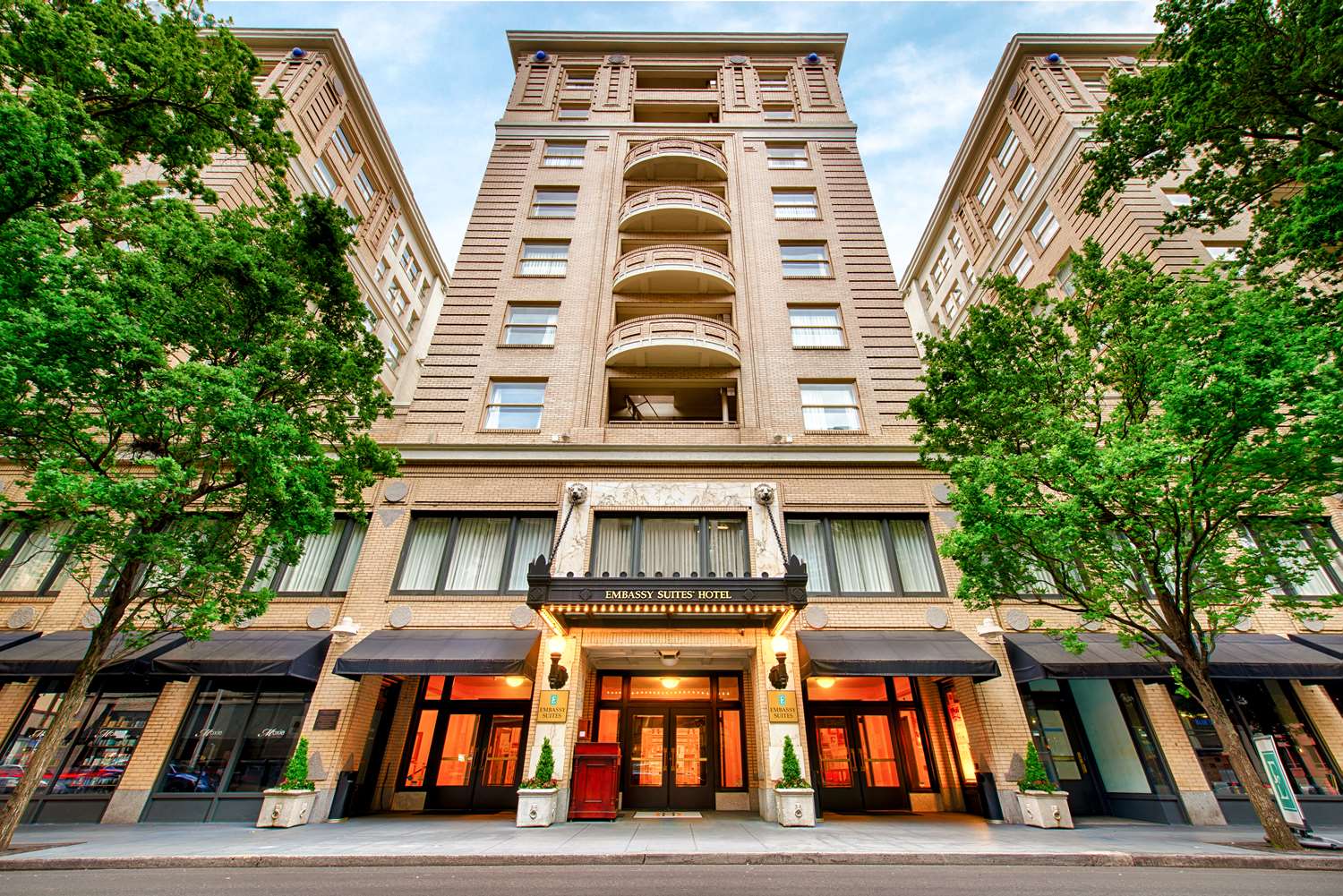 Embassy Suites by Hilton Portland Downtown 1