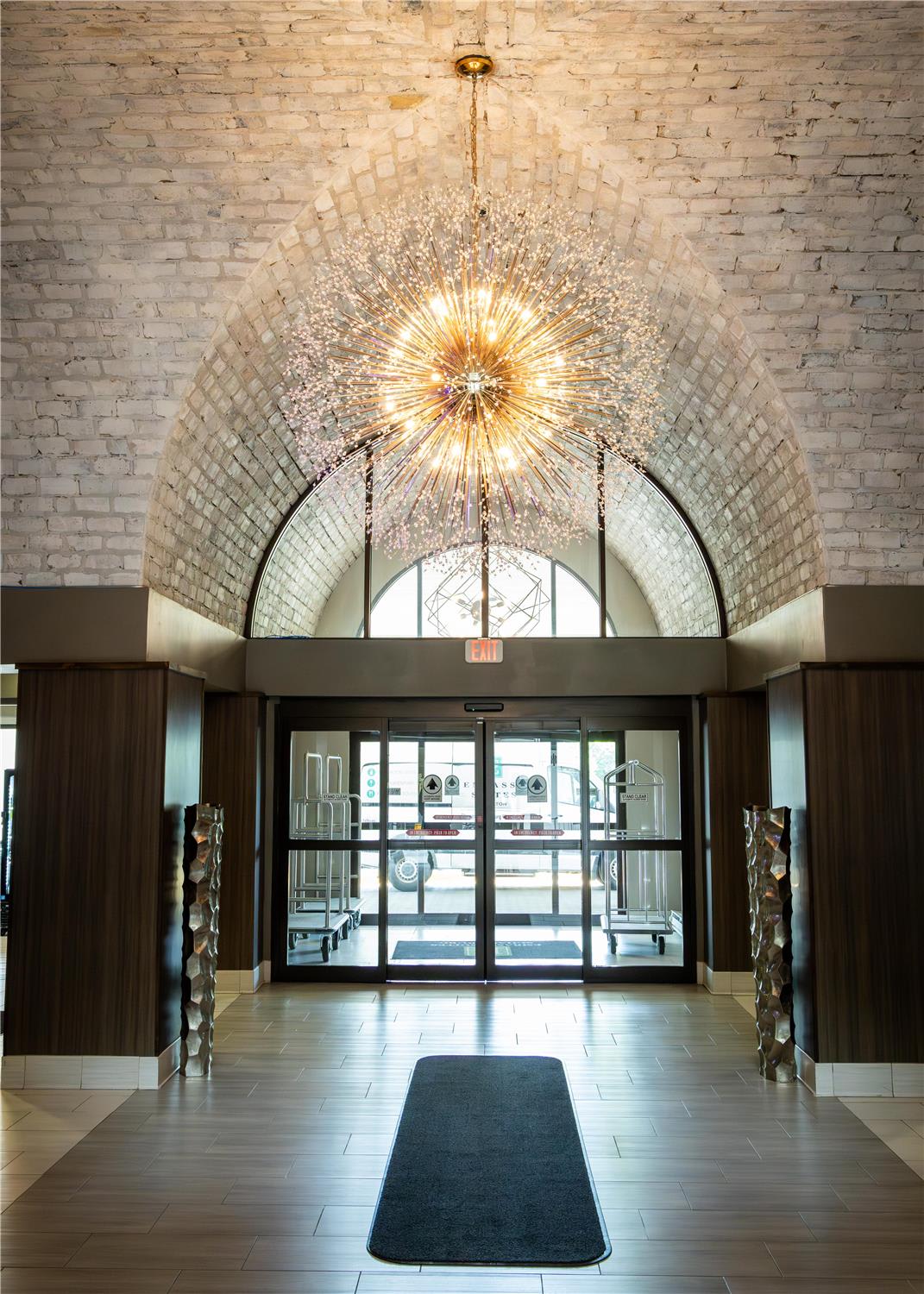 Embassy Suites by Hilton Chicago Schaumburg Woodfield 1