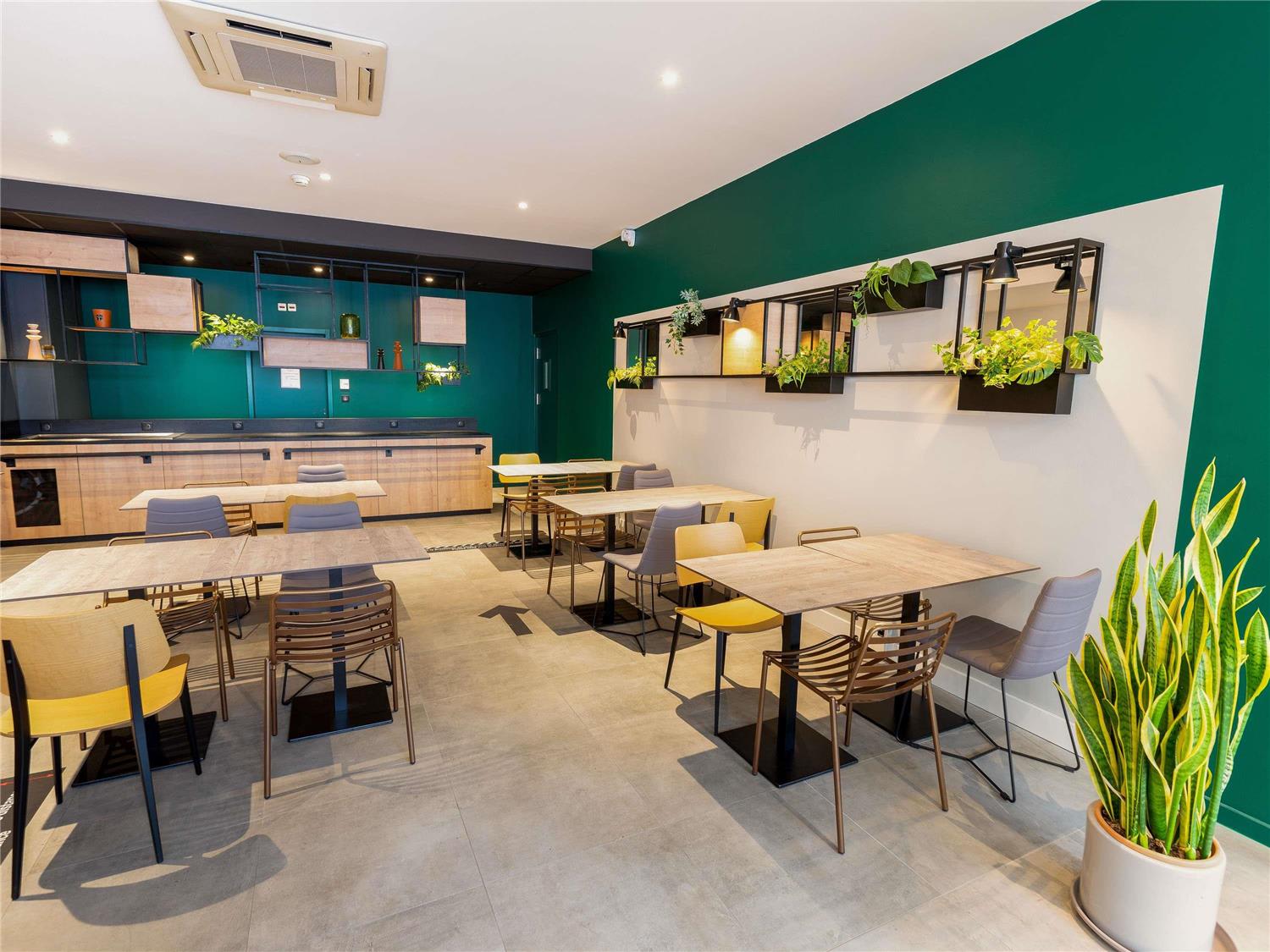 Ibis Pau Centre 1