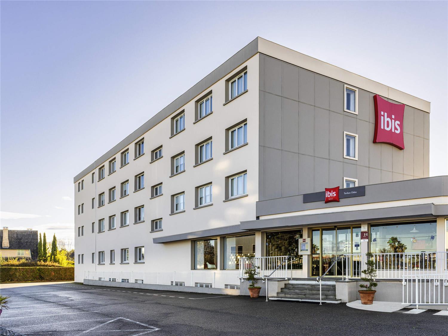 ibis Tarbes Odos 2