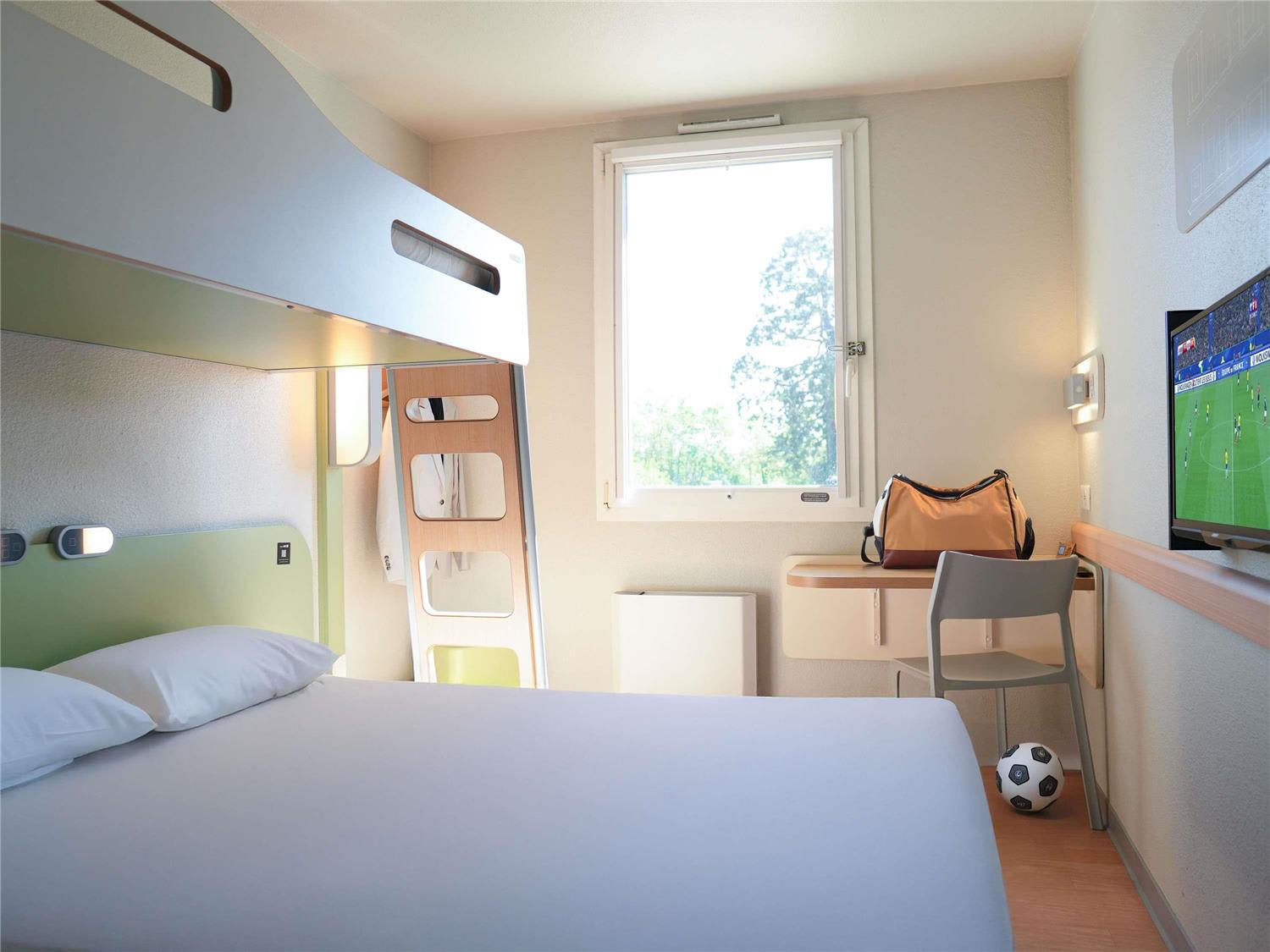 ibis budget Caen Porte de Bretagne 1