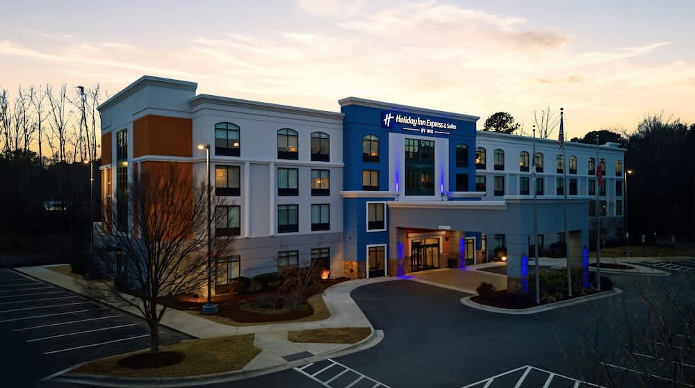 Holiday Inn Express & Suites Raleigh West - Lenovo Center by IHG 1
