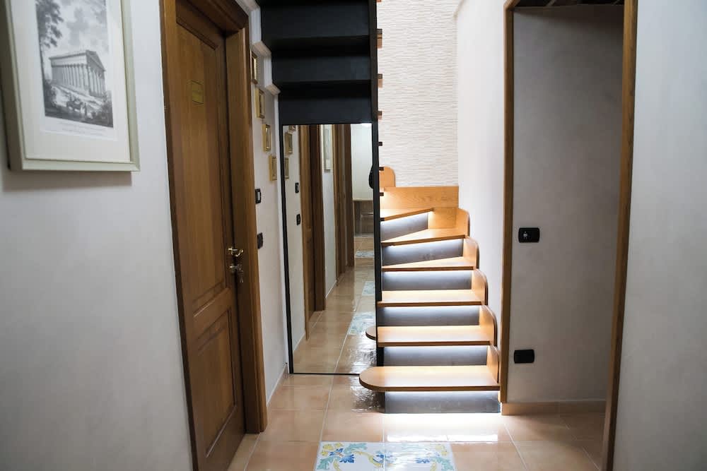 Vittoria Guest House Salerno 1