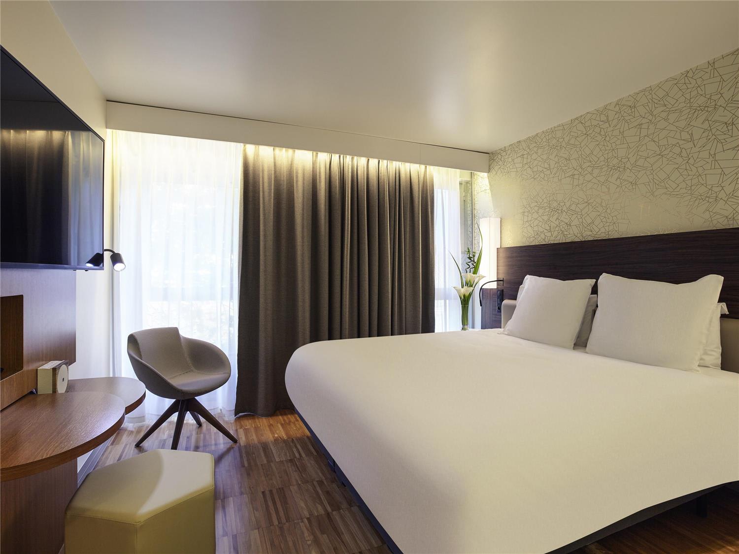 Mercure Paris Arc de Triomphe Etoile 1