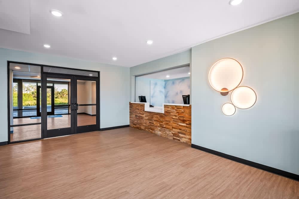 ECHO Suites Extended Stay By Wyndham Naples 2
