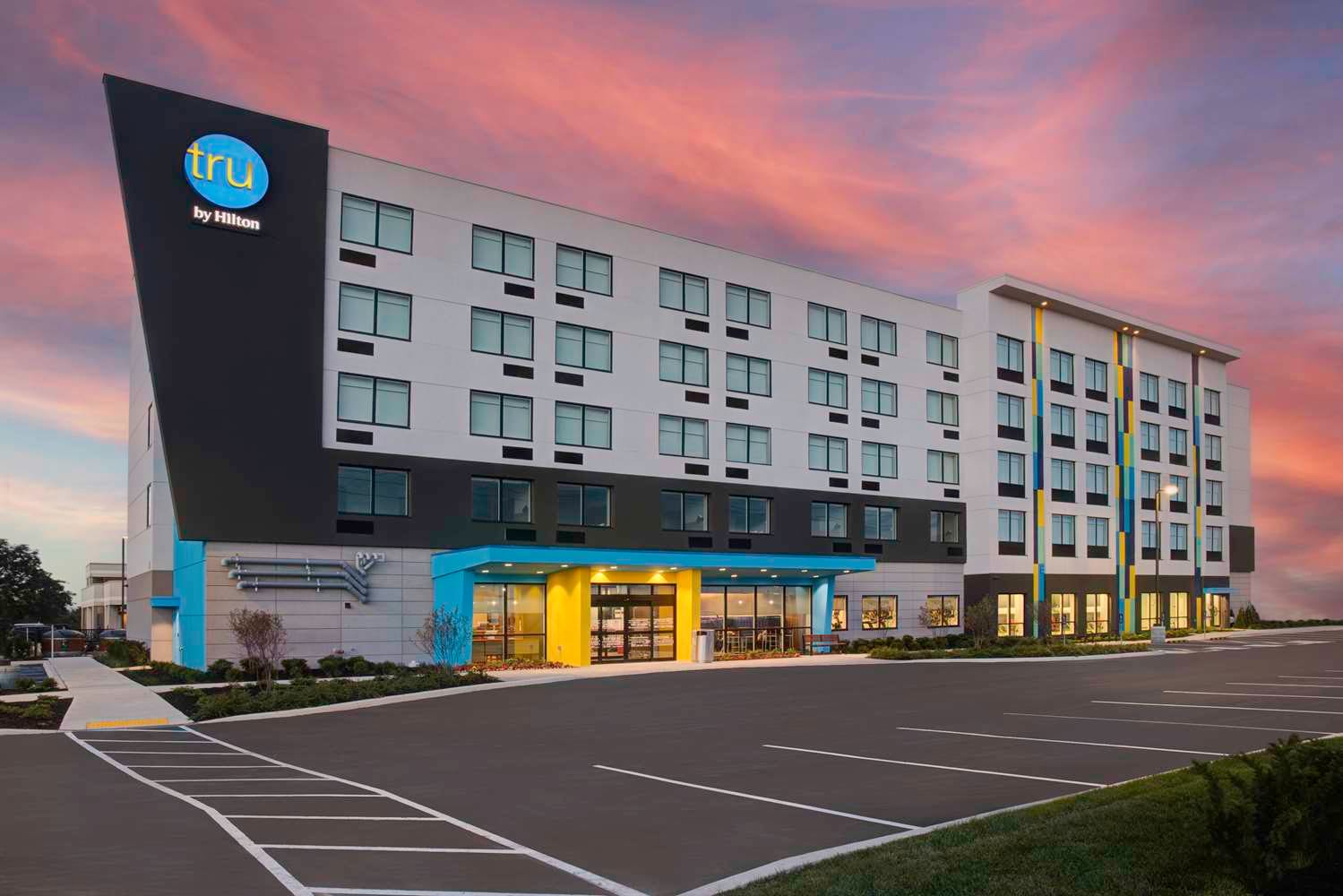 Tru By Hilton Toronto Airport West 2