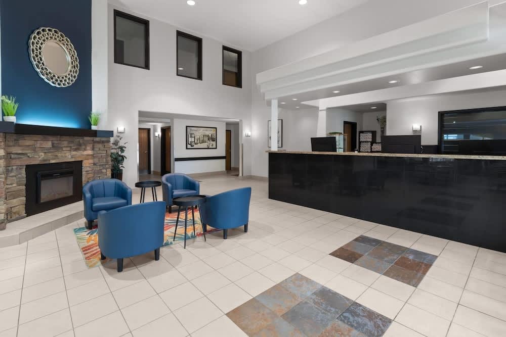 Super 8 by Wyndham Quebec City 1