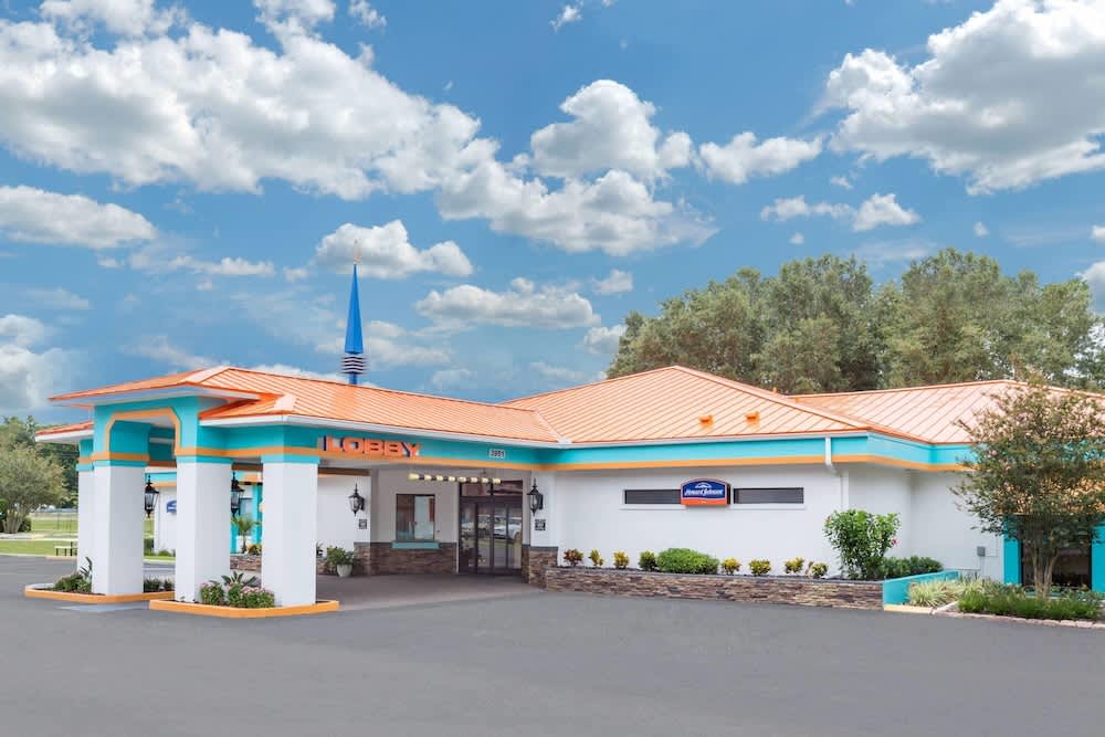Howard Johnson by Wyndham Ocala FL I-75 1