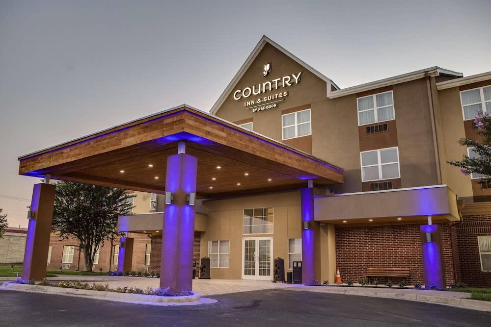 Country Inn & Suites by Radisson, Harlingen, TX 1