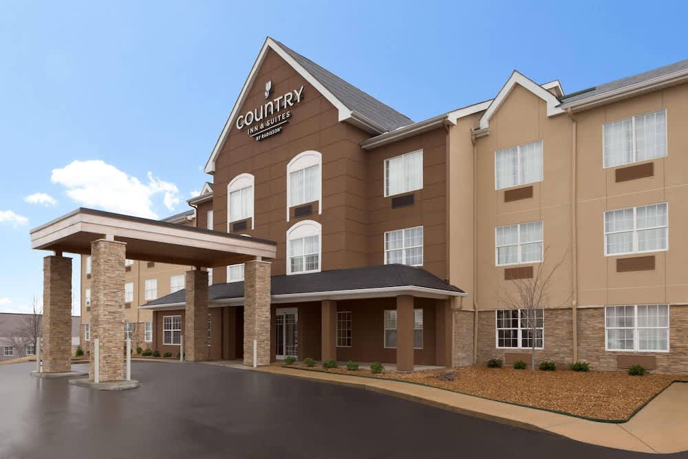 Country Inn & Suites by Radisson, Jackson, TN 1