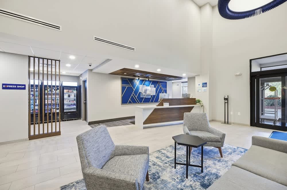 Holiday Inn Express & Suites Raleigh West - Lenovo Center by IHG 2