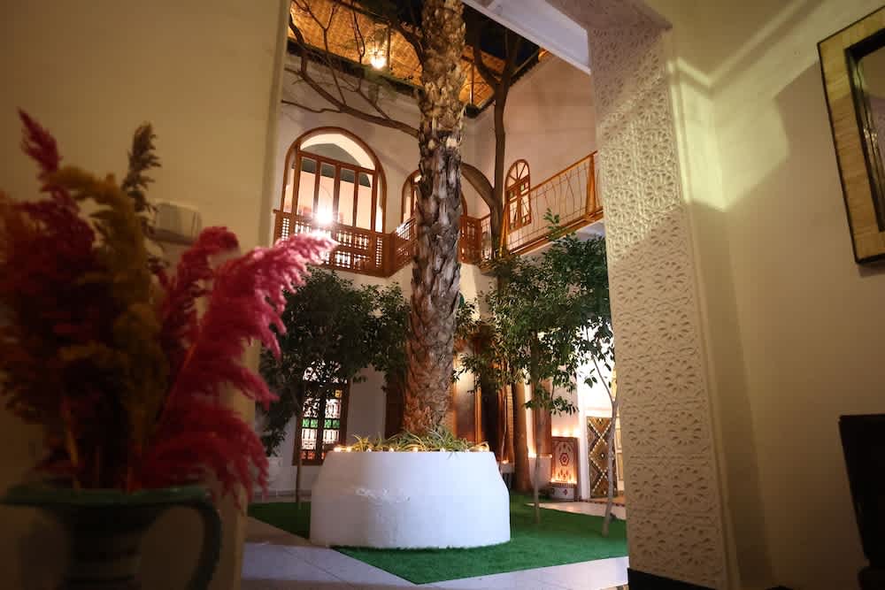 Riad O LY 2