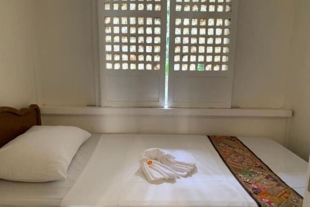 Courtyard Hotel 2