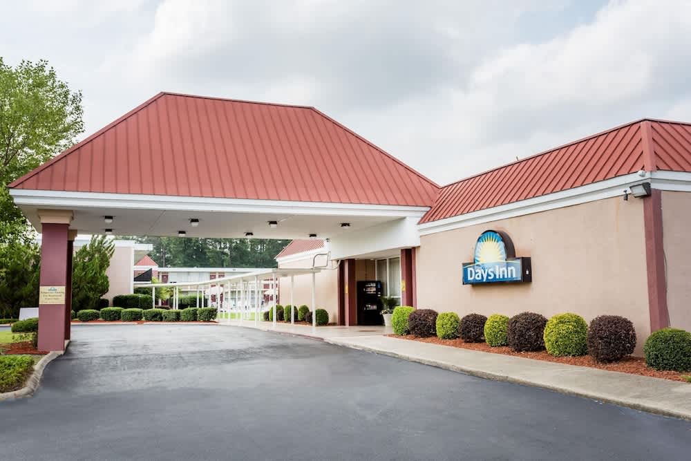 Days Inn by Wyndham Goldsboro 1