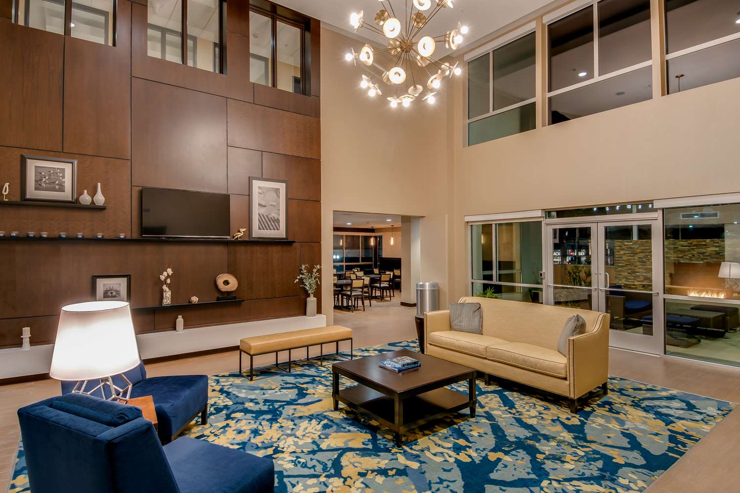 Hampton Inn & Suites Los Angeles - Glendale 1