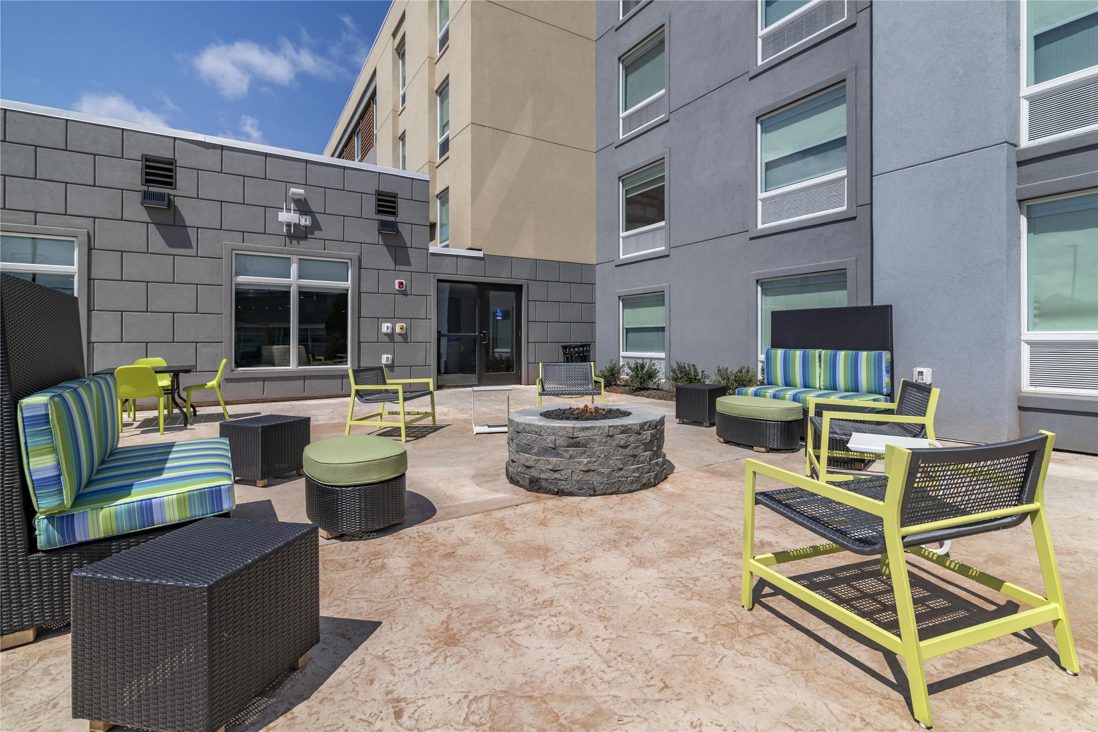 Home2 Suites by Hilton Bangor 2
