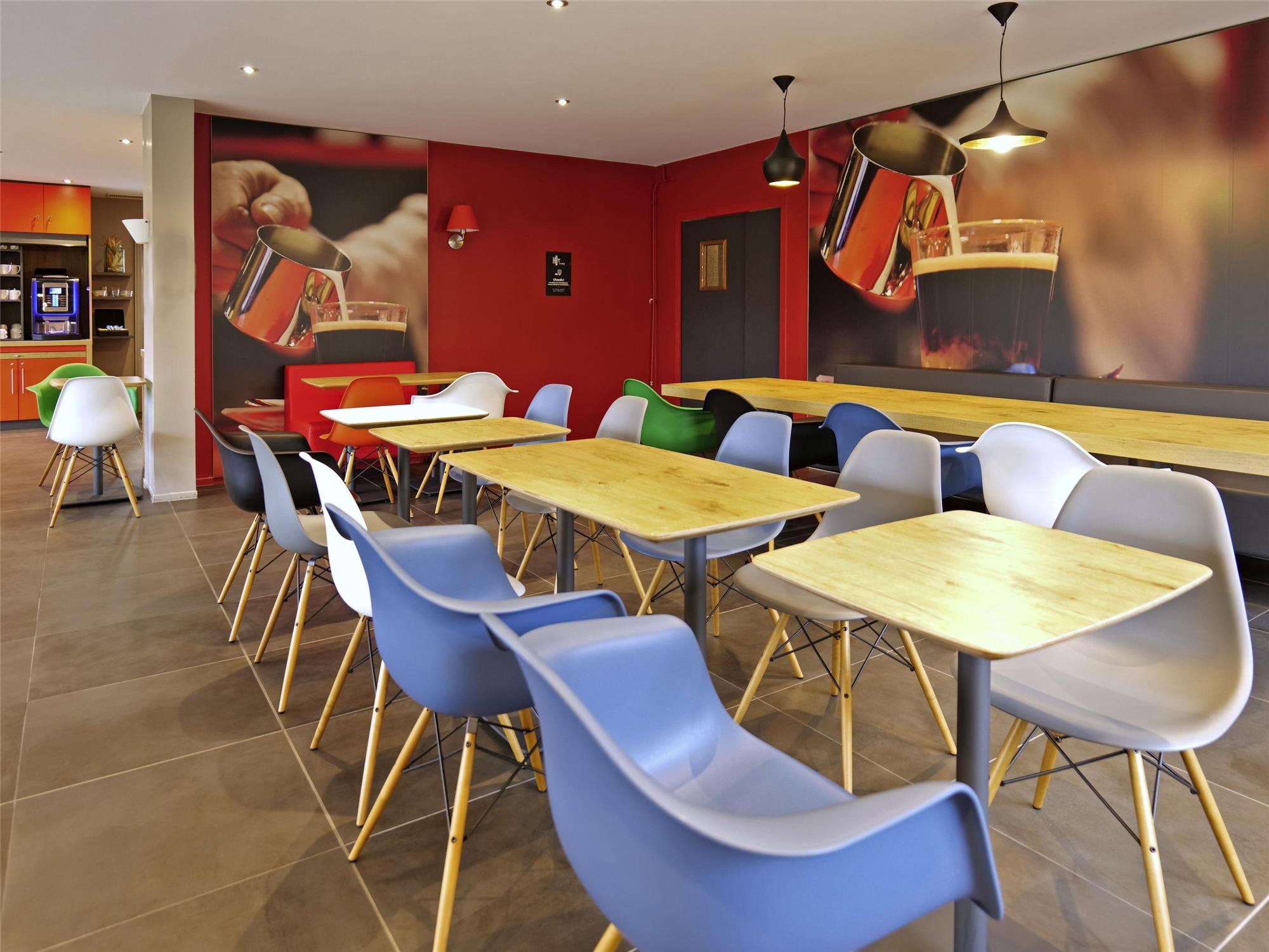 ibis Moulins 1