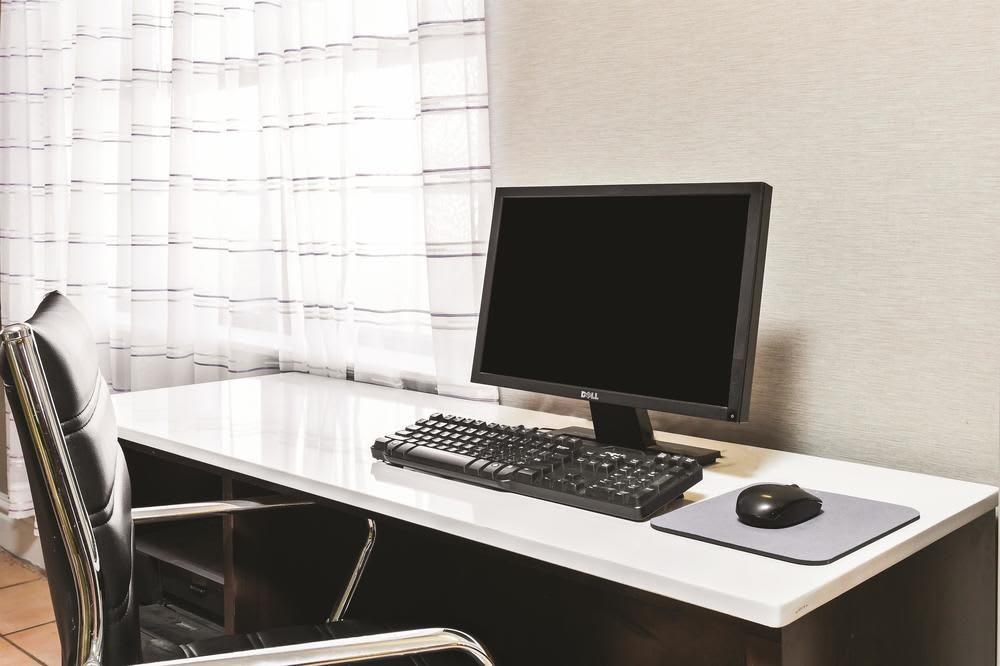 Travelodge by Wyndham El Paso - Airport 1