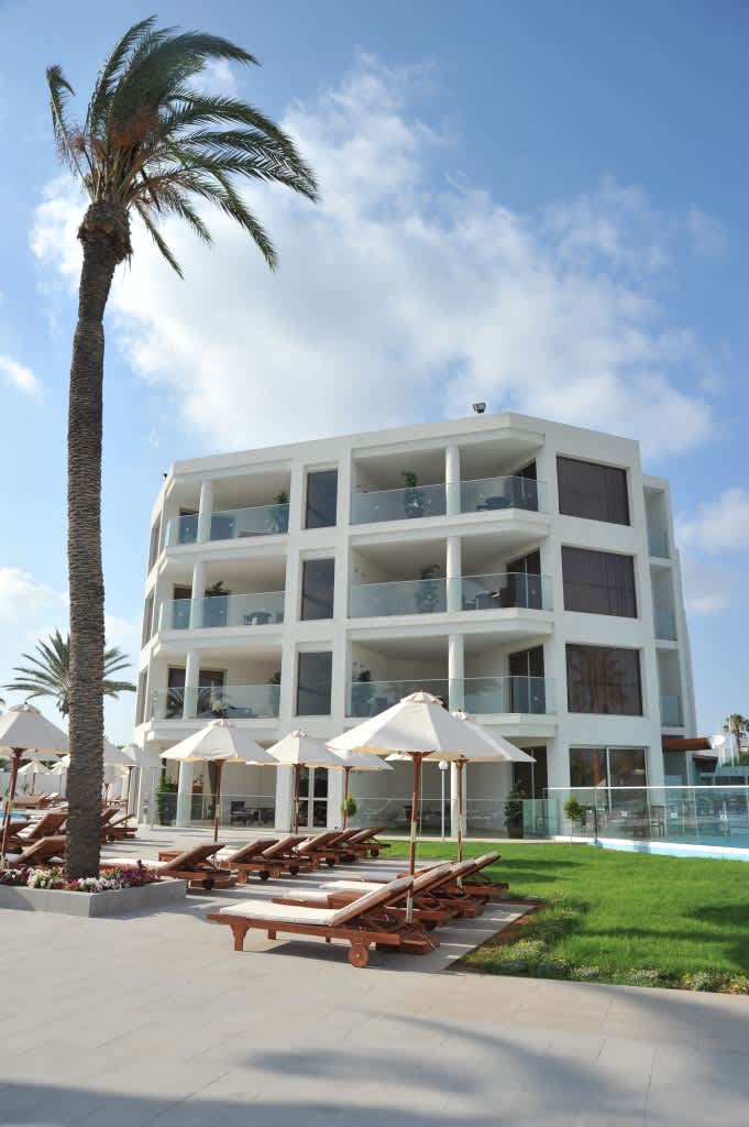 THE ADAMS BEACH HOTEL AND DELUXE WING 2