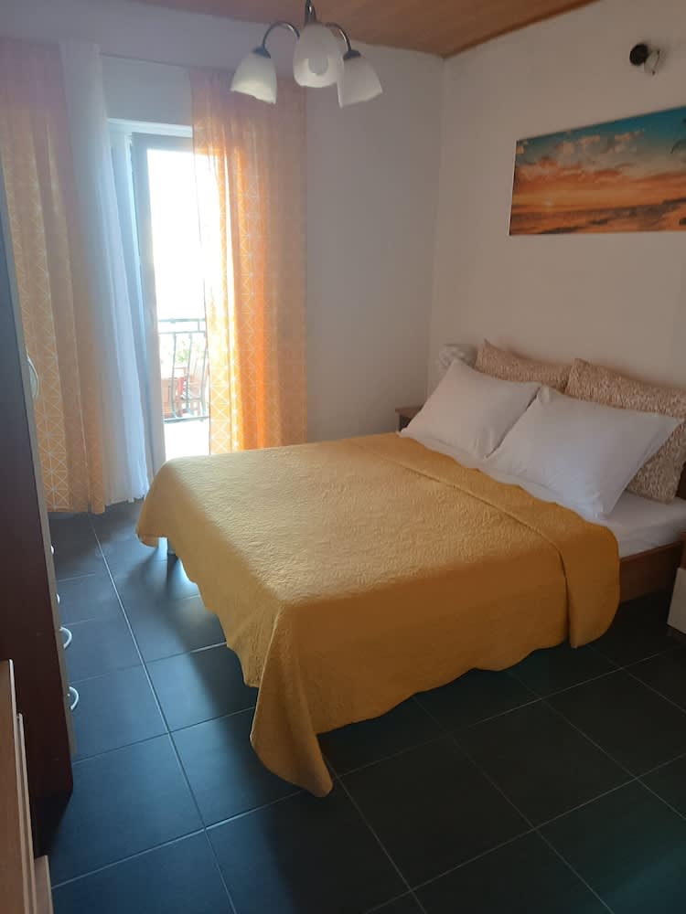 Apartment Ante 2