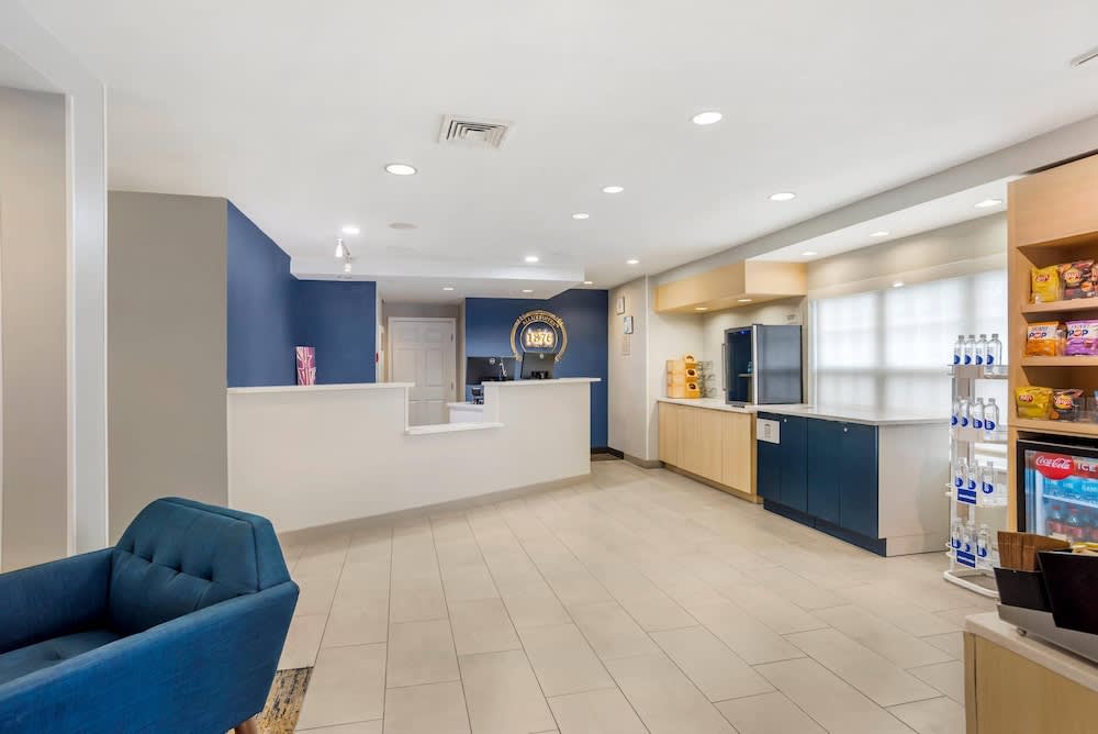 MainStay Suites 2