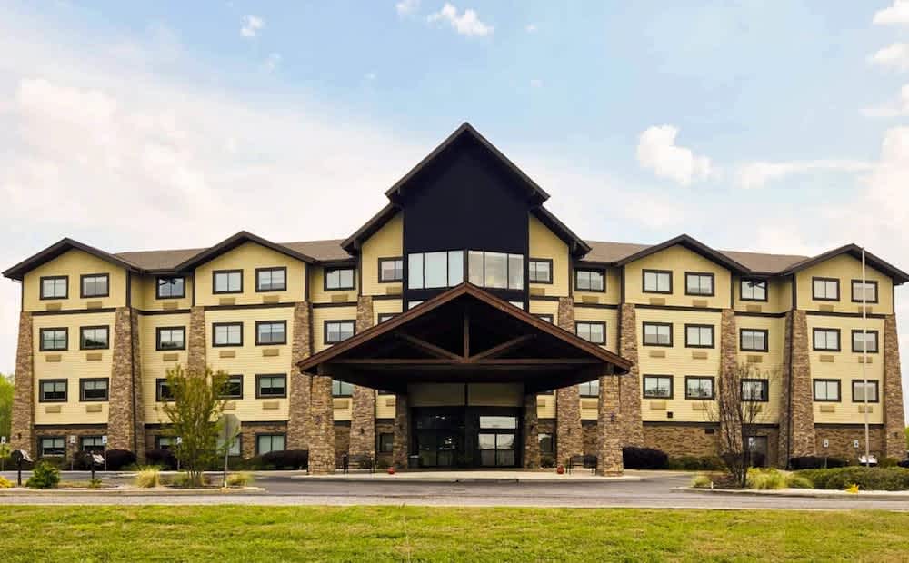 Comfort Inn & Suites Near Lake Guntersville 1