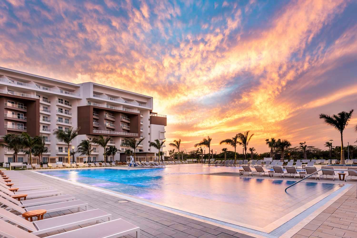 Embassy Suites By Hilton Aruba Beach Resort 2