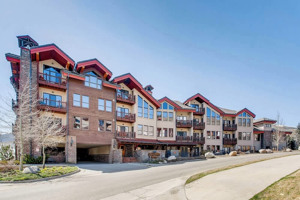The Plaza Condominiums, A Vail Resorts Property 1