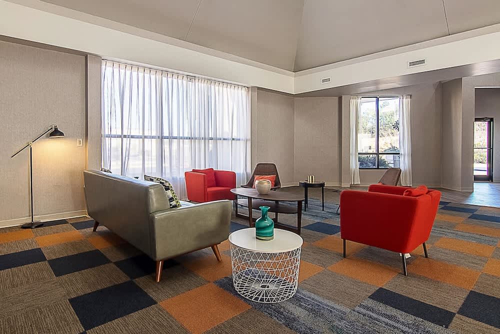 Econo Lodge 2