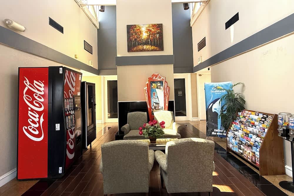 Rodeway Inn & Suites South of Fiesta Park 1