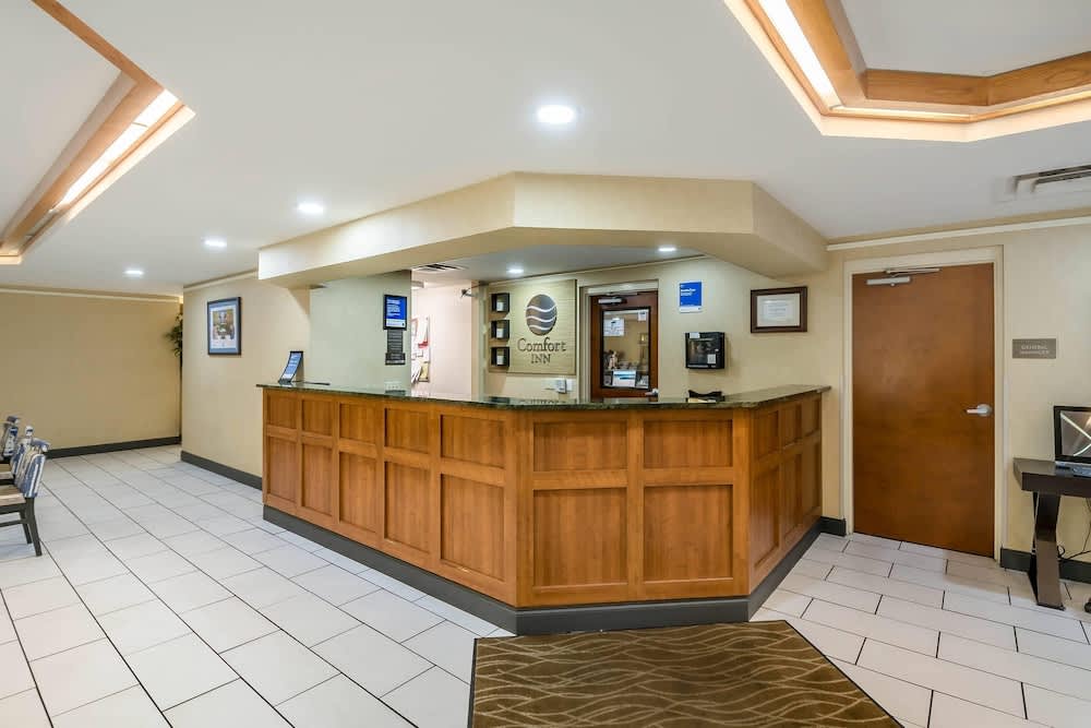 Comfort Inn University 2
