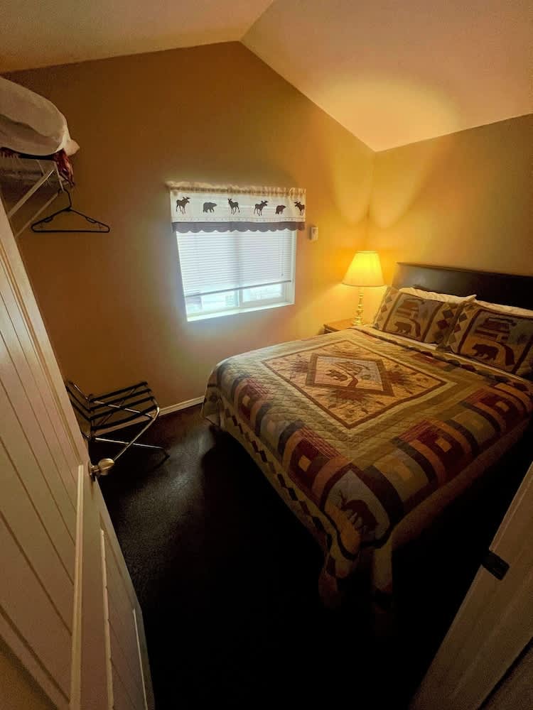 Pioneer Motel 2