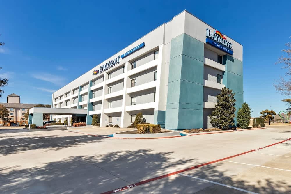 Baymont by Wyndham Arlington At Six Flags Dr 1