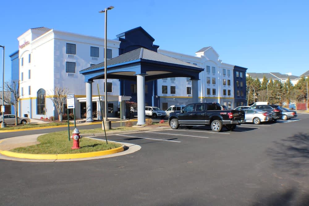 Comfort Suites Dulles Airport 1