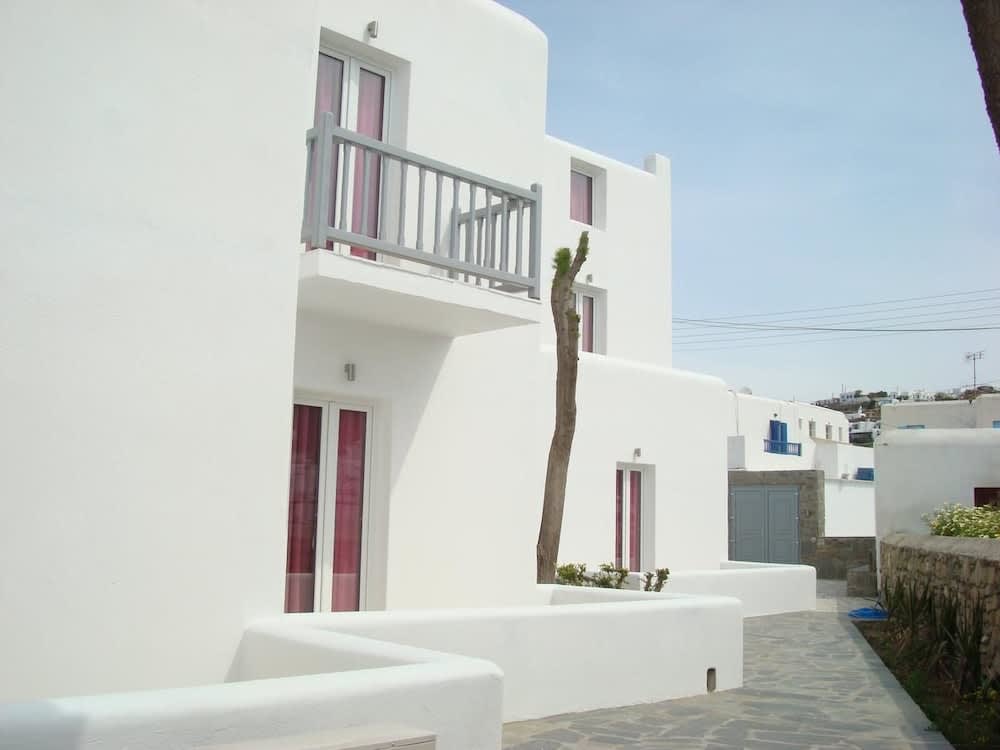 Elena Studios & Suites 1
