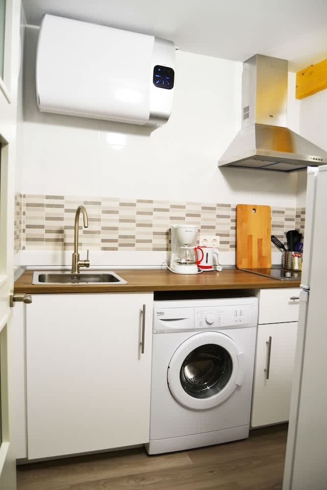 Apartamentos GO - Leopoldo Cano Center 1