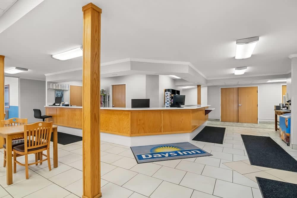 Days Inn by Wyndham Imlay City 2
