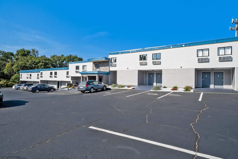 Days Inn by Wyndham Moosic 1