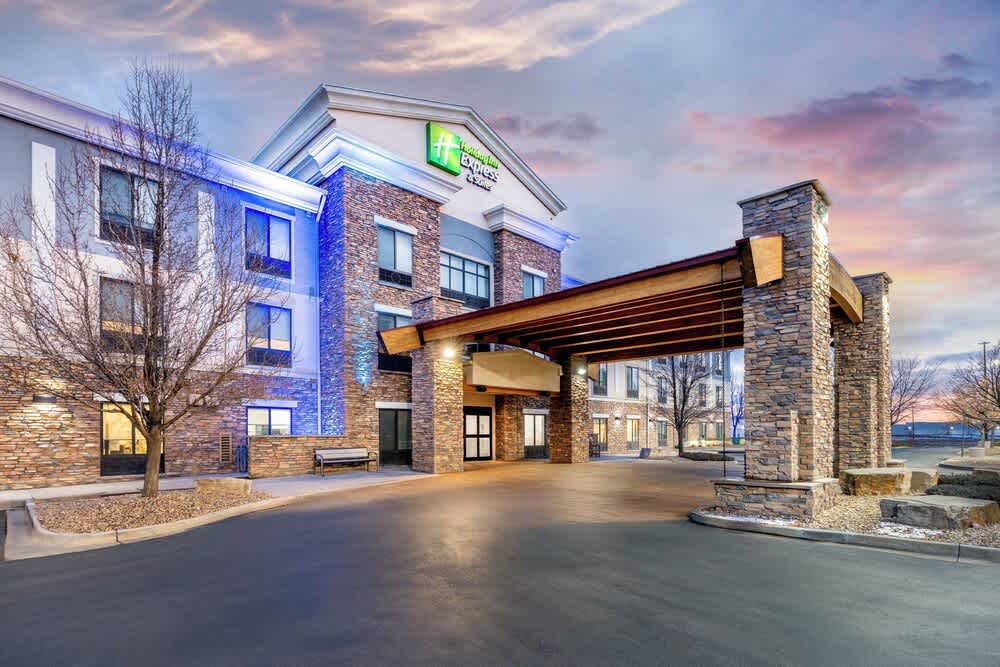 Holiday Inn Express & Suites LOVELAND by IHG 1