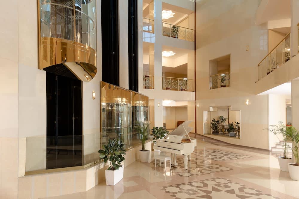 Ramada Plaza by Wyndham Gence 2