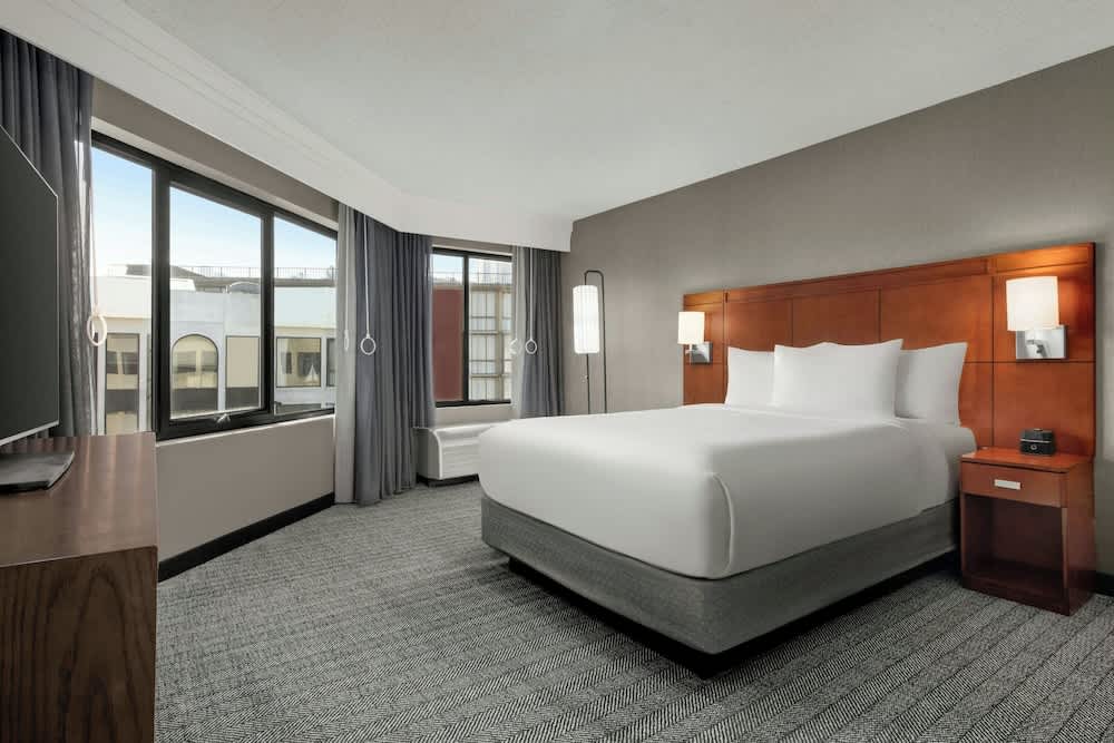 Courtyard by Marriott Fishermans Wharf 2