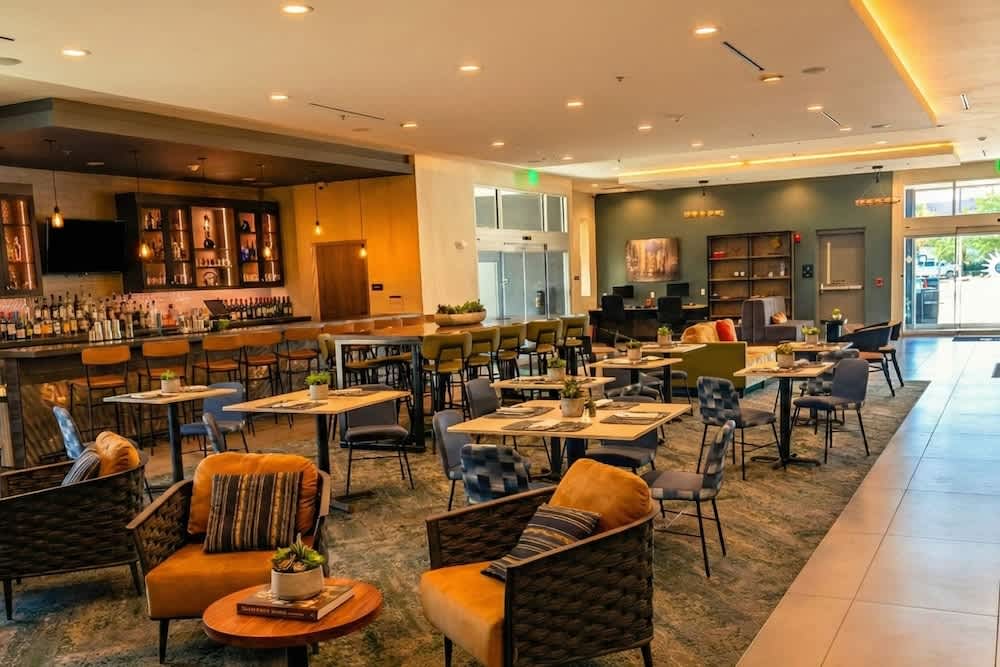 La Quinta Inn & Suites by Wyndham Chattanooga Downtown/South 2