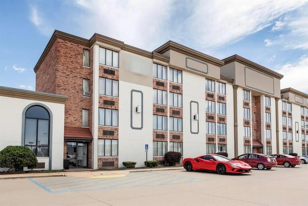 Days Inn & Suites By Wyndham Festus 1