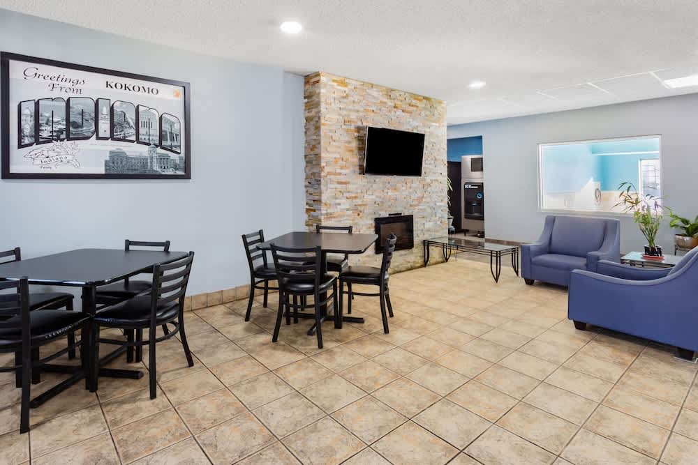 Super 8 by Wyndham Kokomo 2