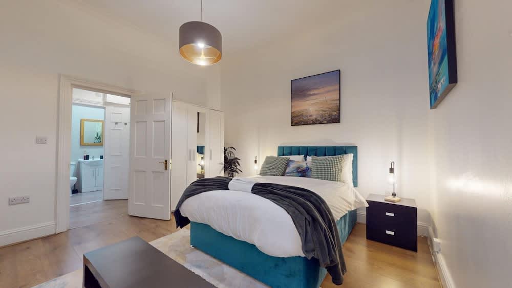 Modern 2 Bed Apartment in Greenwich 1