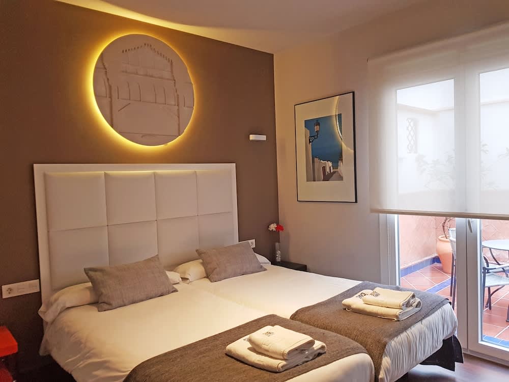 Apartamentos Caballerizas con parking gratuito 2