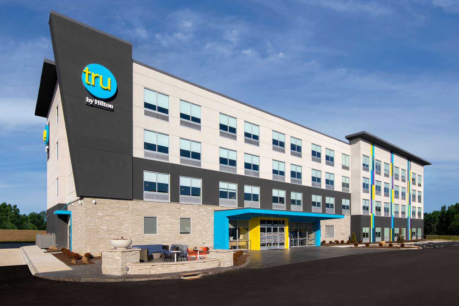 Tru by Hilton Sharonville Cincinnati 1