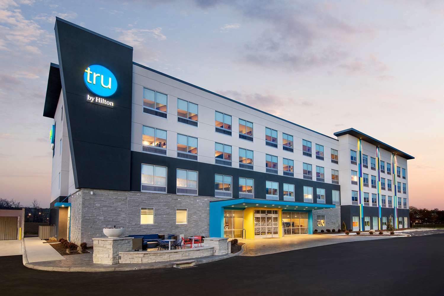 Tru by Hilton Sharonville Cincinnati 2